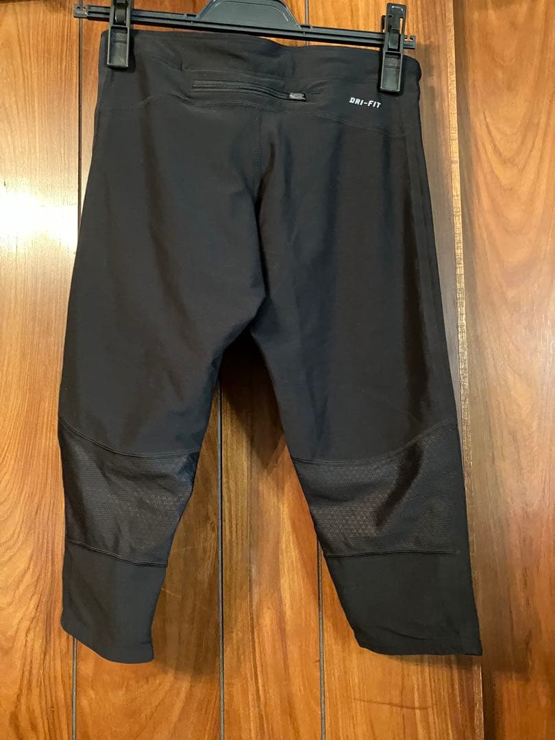 ナイキ　新品未使用　レギンス　ヨガ　黒　日本セット　海外購入