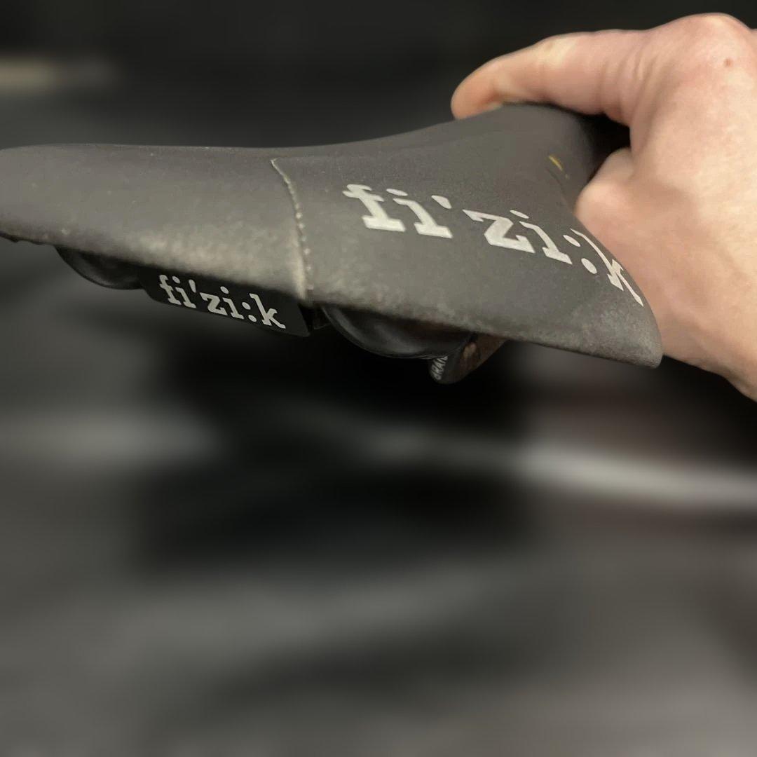 fizik フィジーク　アンタレス　カーボンレール