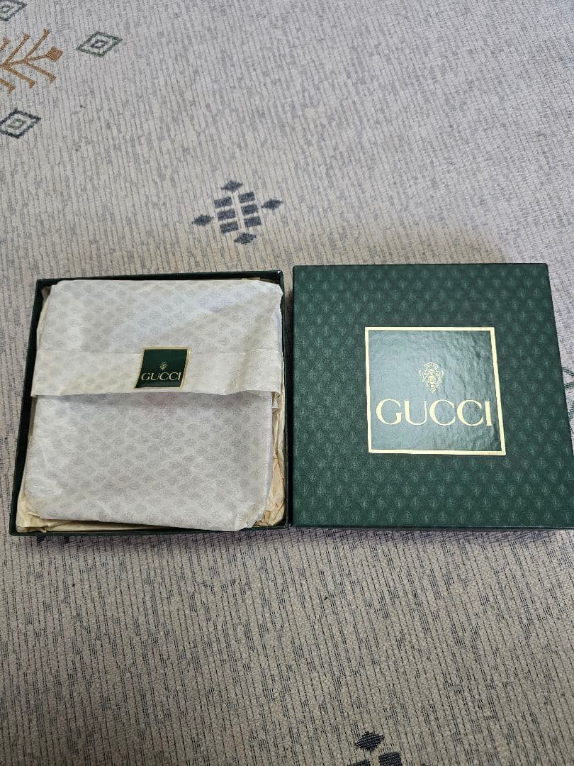 GUCCI グッチ 灰皿 アッシュトレイ ロゴ入り 陶器製 インテリア 中古