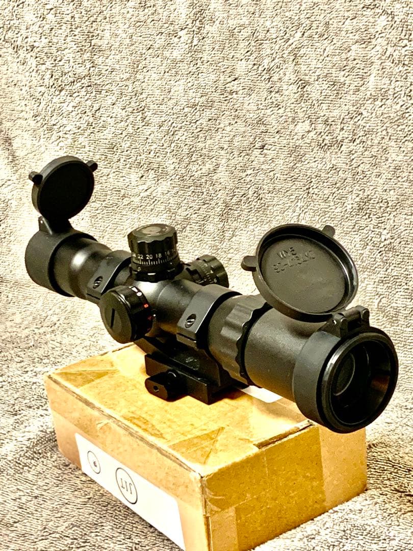 東京マルイ　イルミネーテッドショートスコープ　1.5〜4×28 ARマウント付き