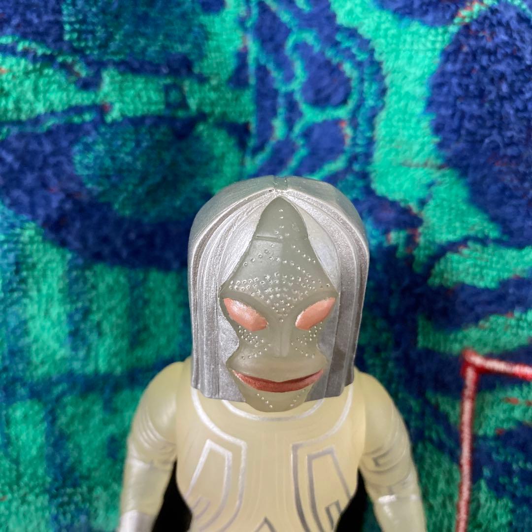 【美品】バンダイ　三面怪人ダダ　透明化バージョン　ソフビ人形　ウルトラ怪獣