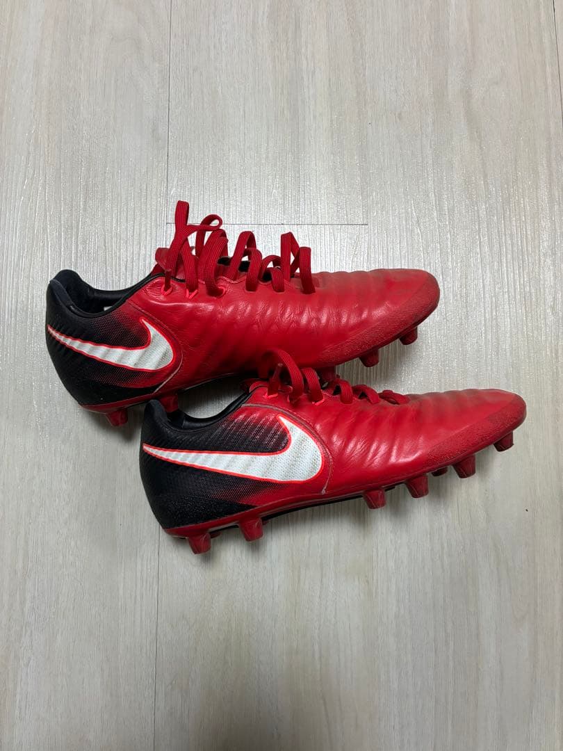 Nike サッカーシューズ スパイク レッド/ブラック