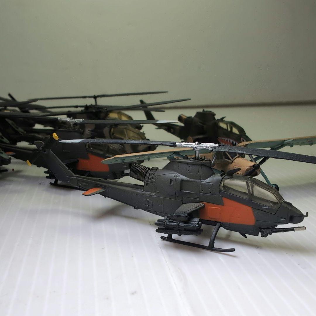 ワールドタンクミュージアム　迷彩色の軍用ヘリコプターまとめ売り13台