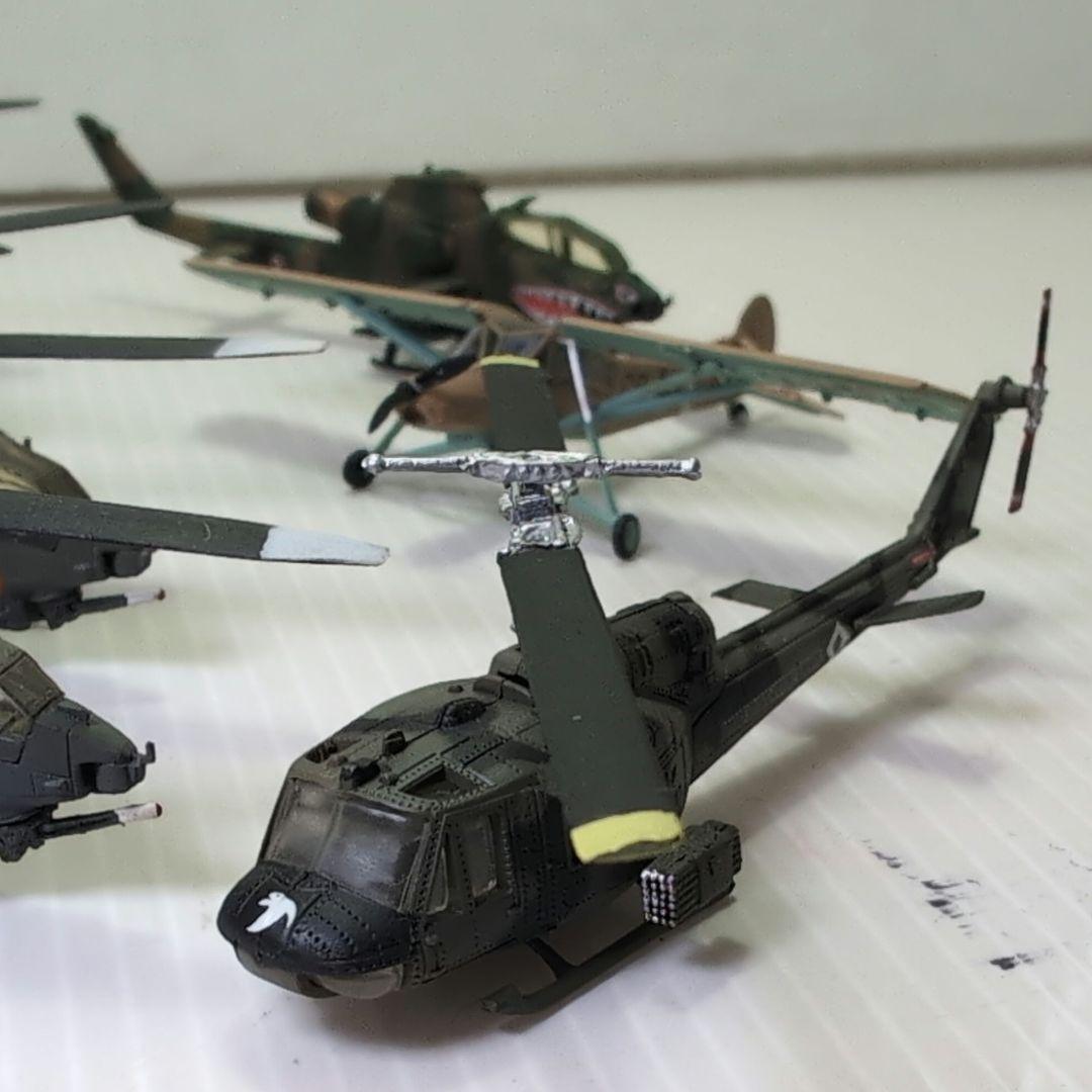 ワールドタンクミュージアム　迷彩色の軍用ヘリコプターまとめ売り13台