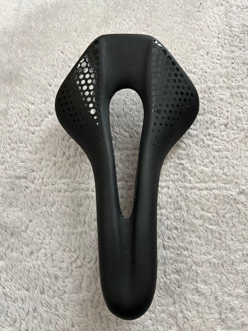YOELEO CL MAX 超軽量カーボンサドル 幅140mm