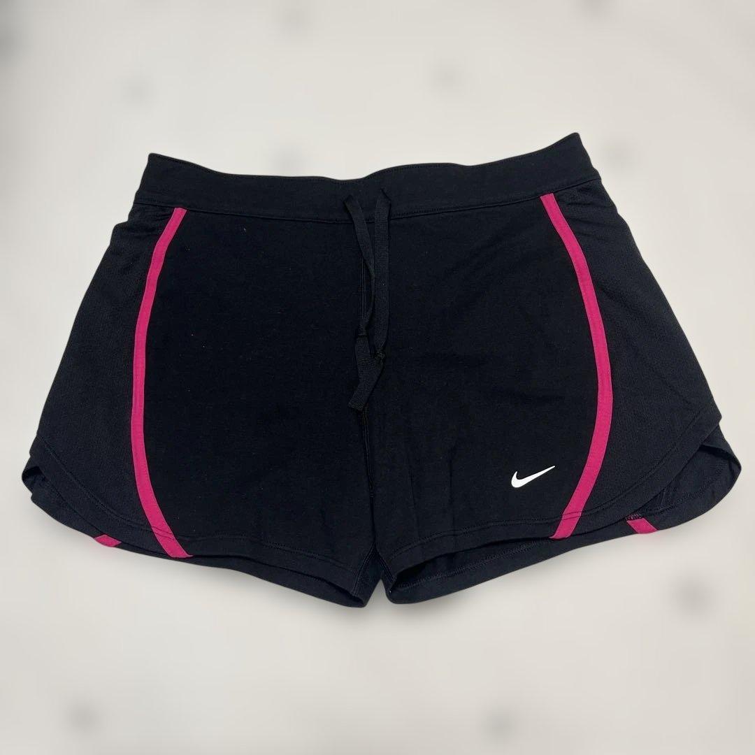 【新品未使用】NIKEウィメンズトレーニングウェアセット　ブラック＆ピンク