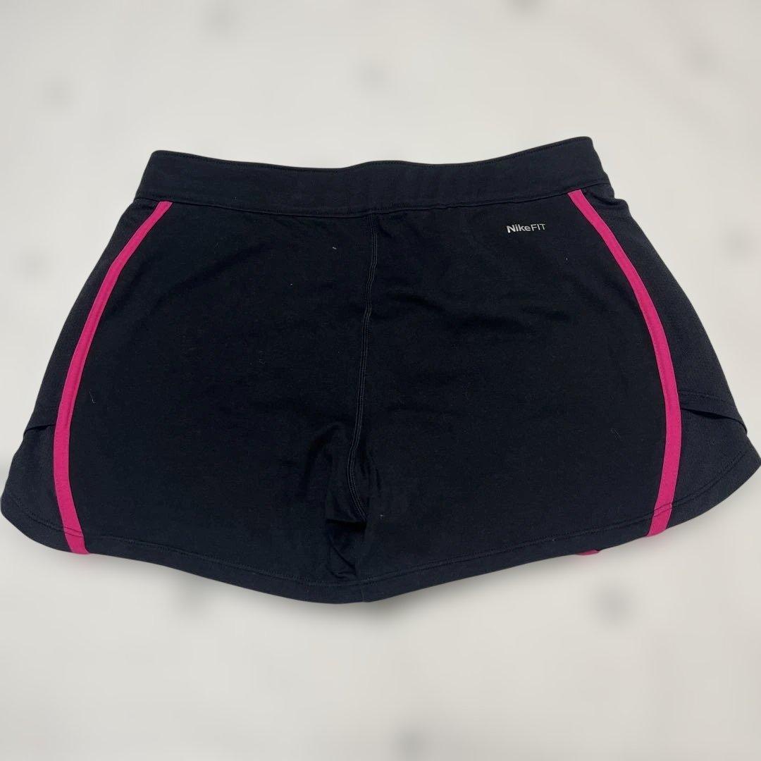【新品未使用】NIKEウィメンズトレーニングウェアセット　ブラック＆ピンク