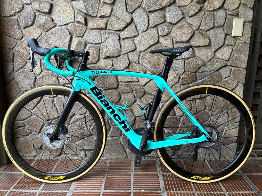 ★ビアンキ オルトレXR3ディスク Mavicカーボンホイール他！