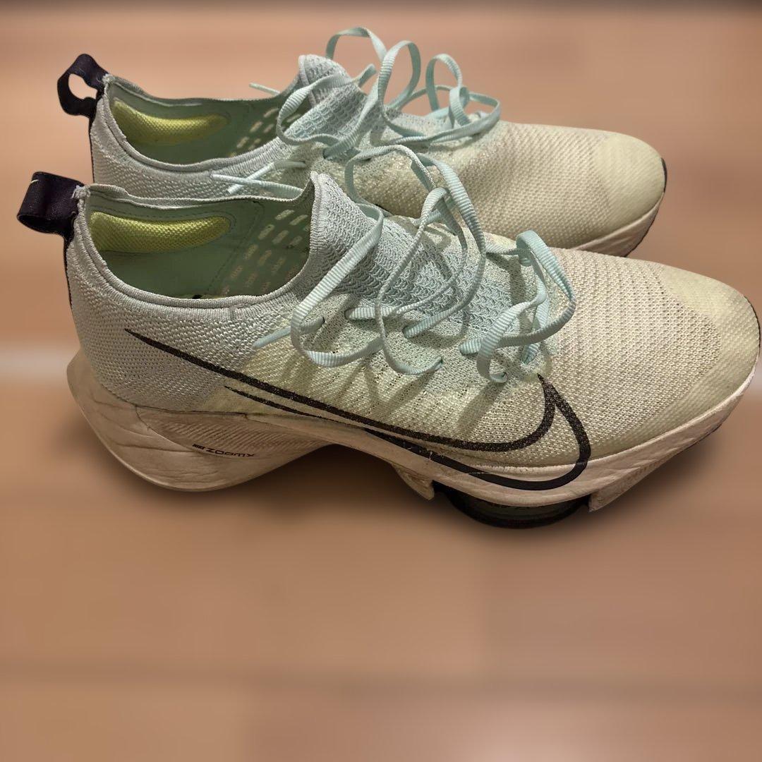 Nike ズームフライ　ランニングシューズ
