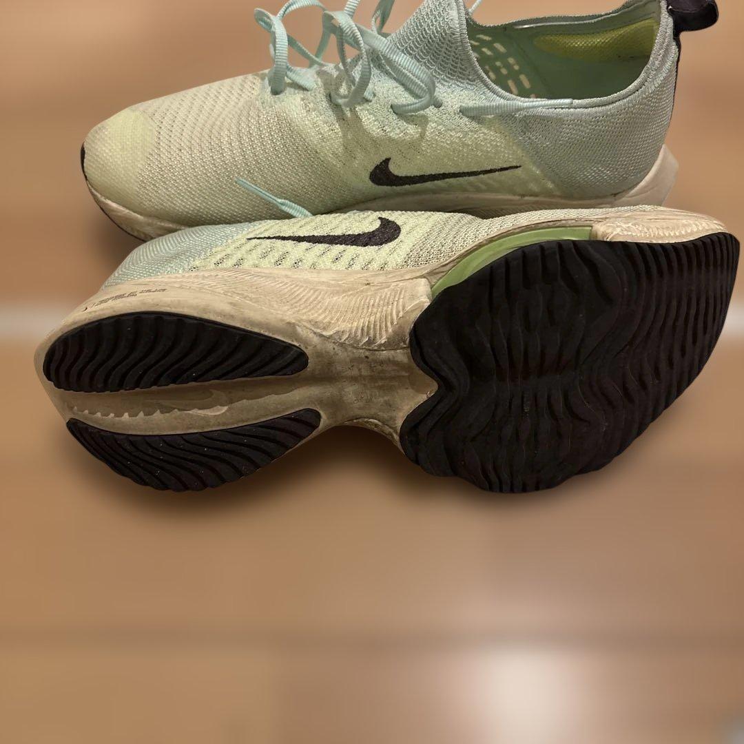 Nike ズームフライ　ランニングシューズ