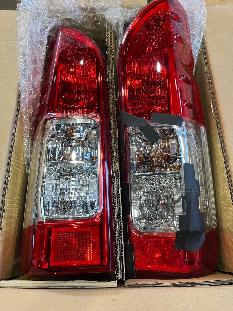ハイエース テールランプ 純正 4型