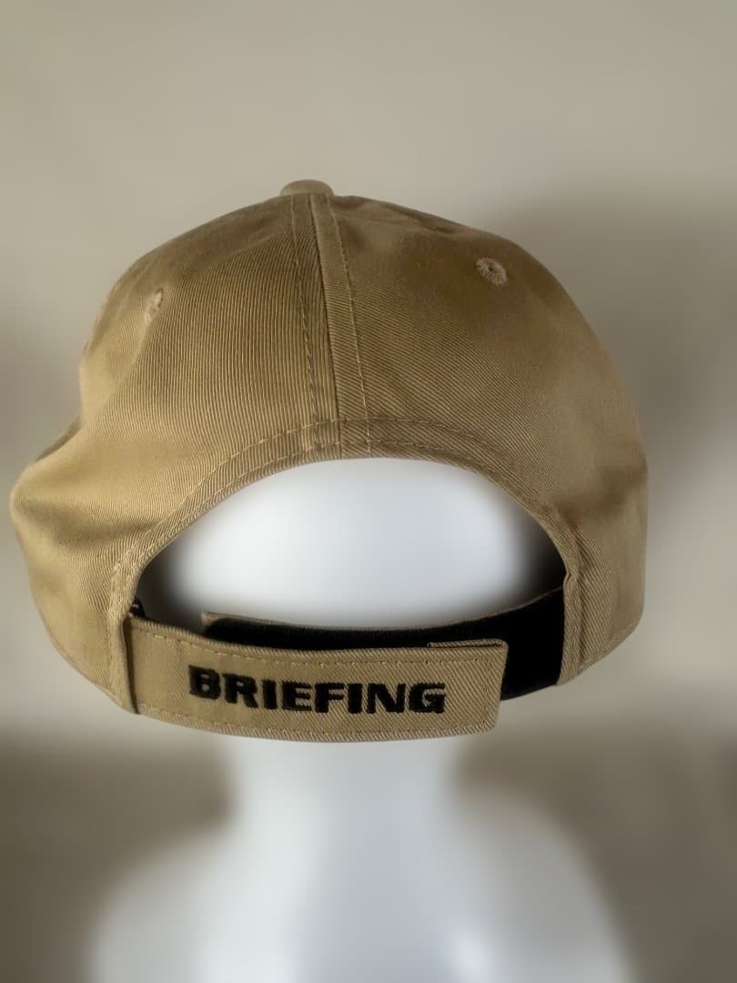 BRIEFING ベージュキャップ