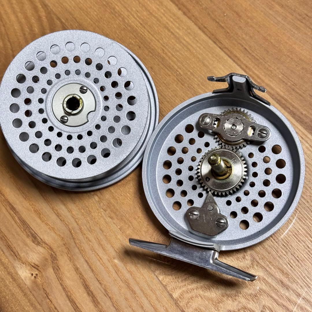 ORVIS BATTENKILL Silver Series 7/8フライリール
