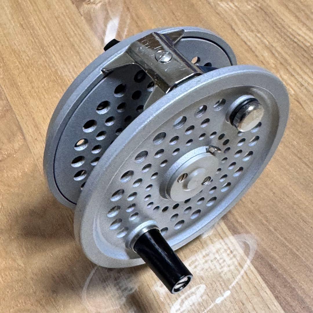 ORVIS BATTENKILL Silver Series 7/8フライリール