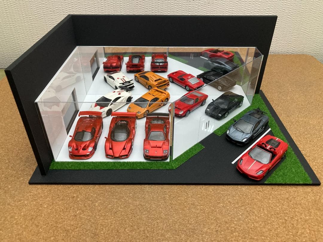 ミニカー専用ジオラマ：1/64 カーディーラーⅥ（光沢カーボン）NEWモデル！