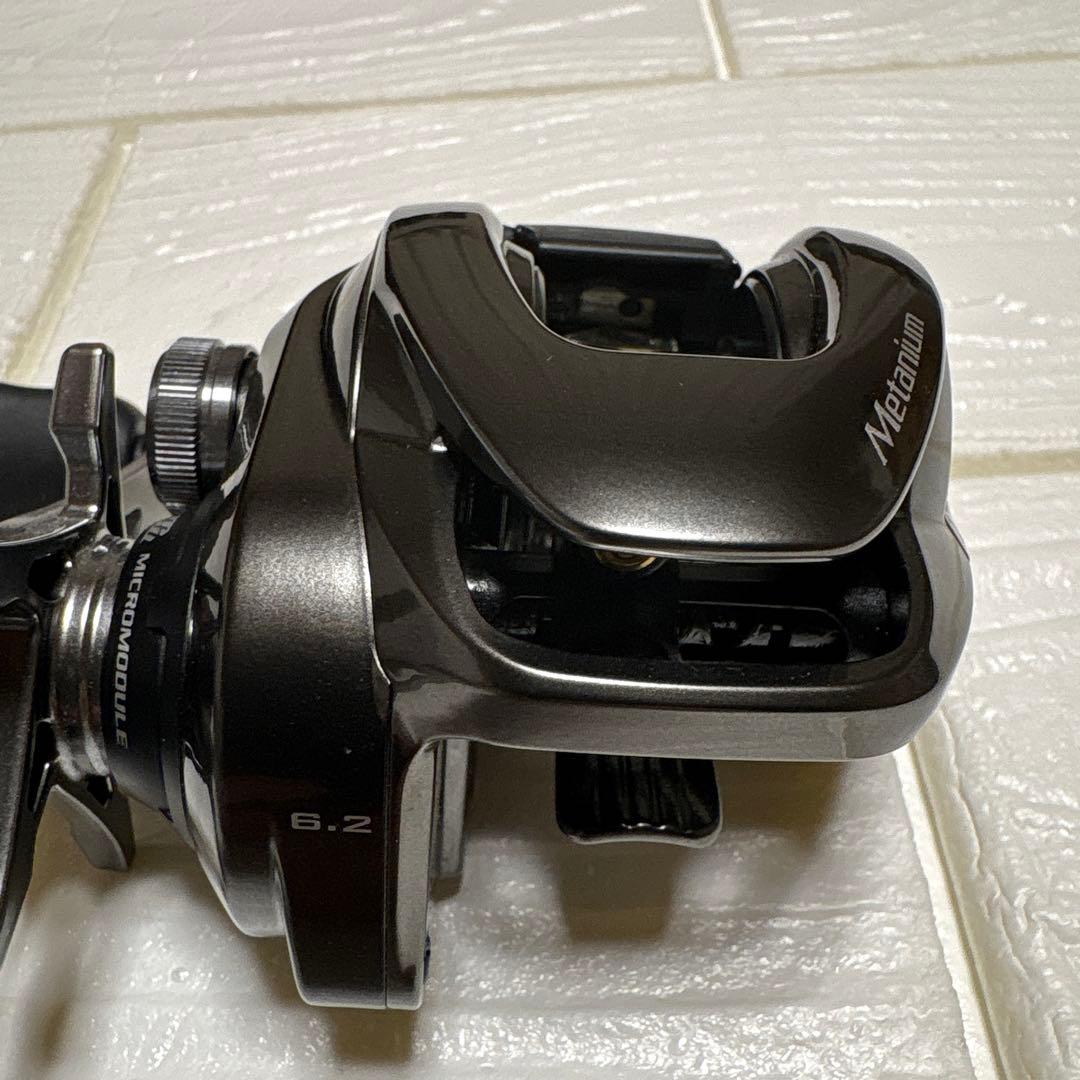 美品 シマノ 20nium 6.3 右 箱有り