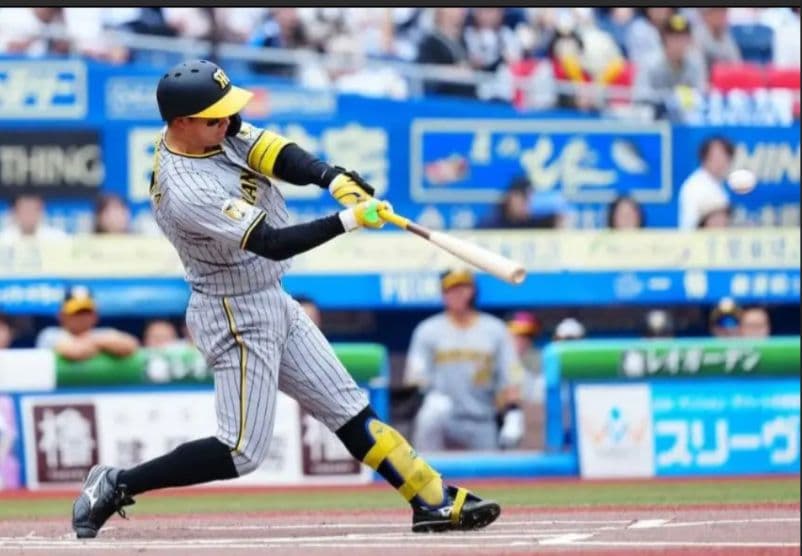 阪神タイガース　森下翔太　ユニフォーム　チャンピオンワッペン付き 　ビジター　М