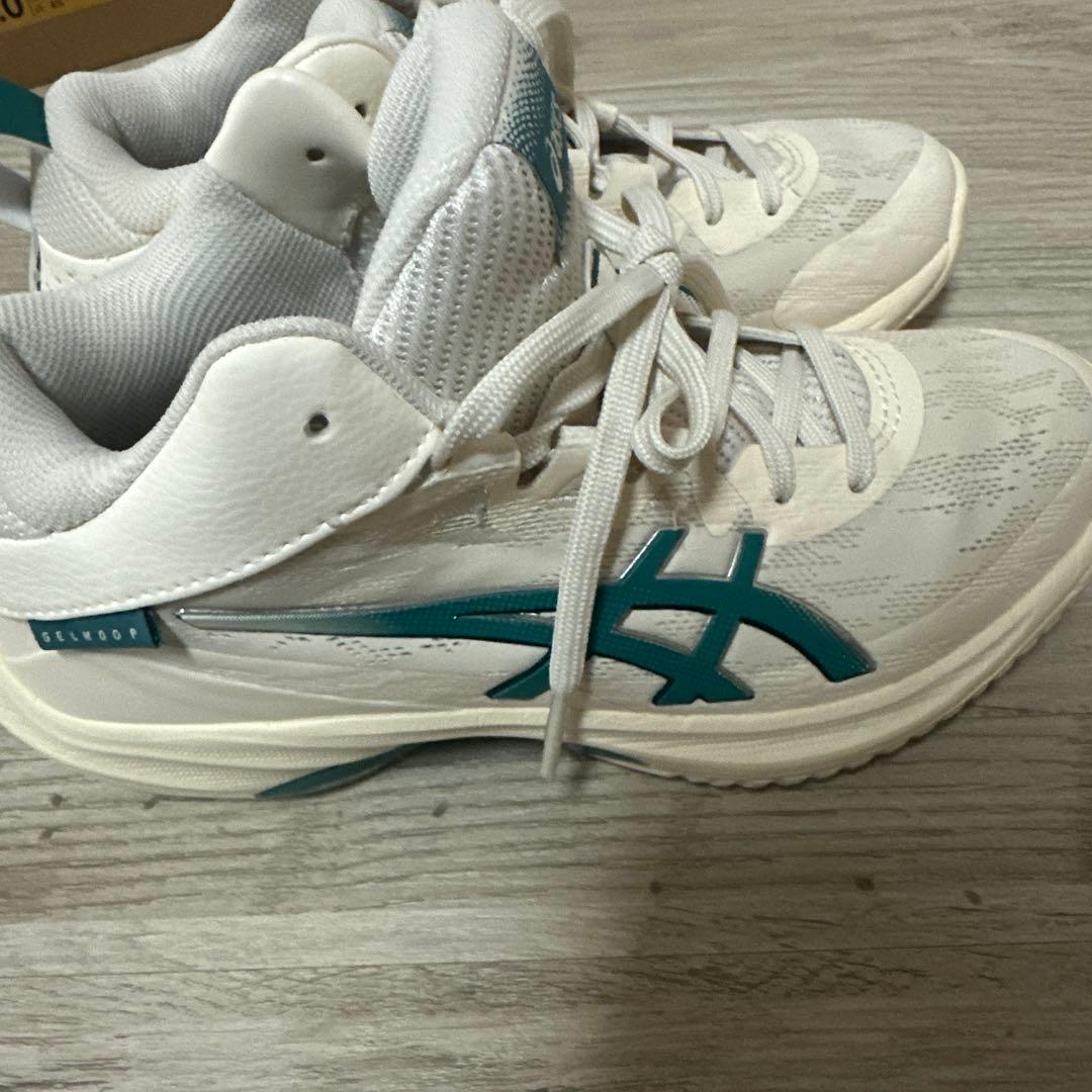 アシックス　バッシュ ゲルフープ GELHOOP V17 23センチ