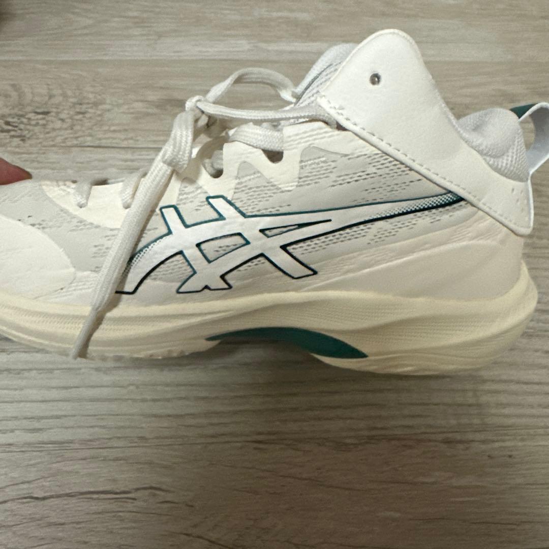 アシックス　バッシュ ゲルフープ GELHOOP V17 23センチ