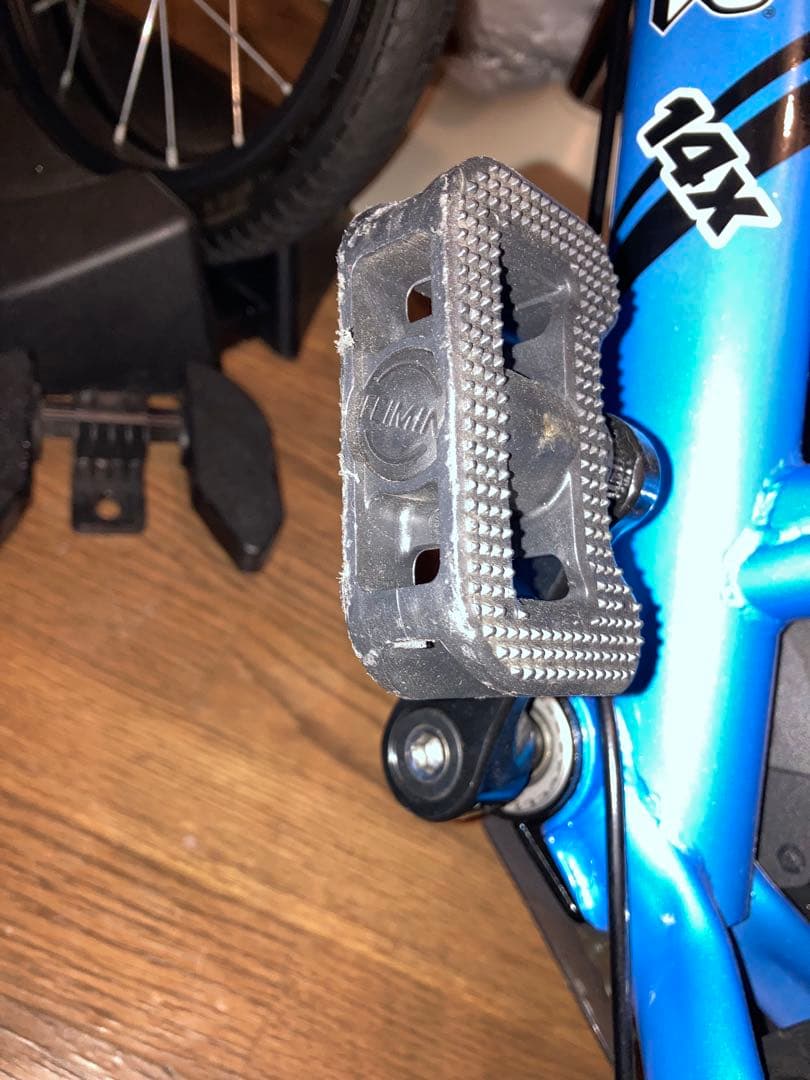ストライダー 14 X マルチバイクスタンド付き