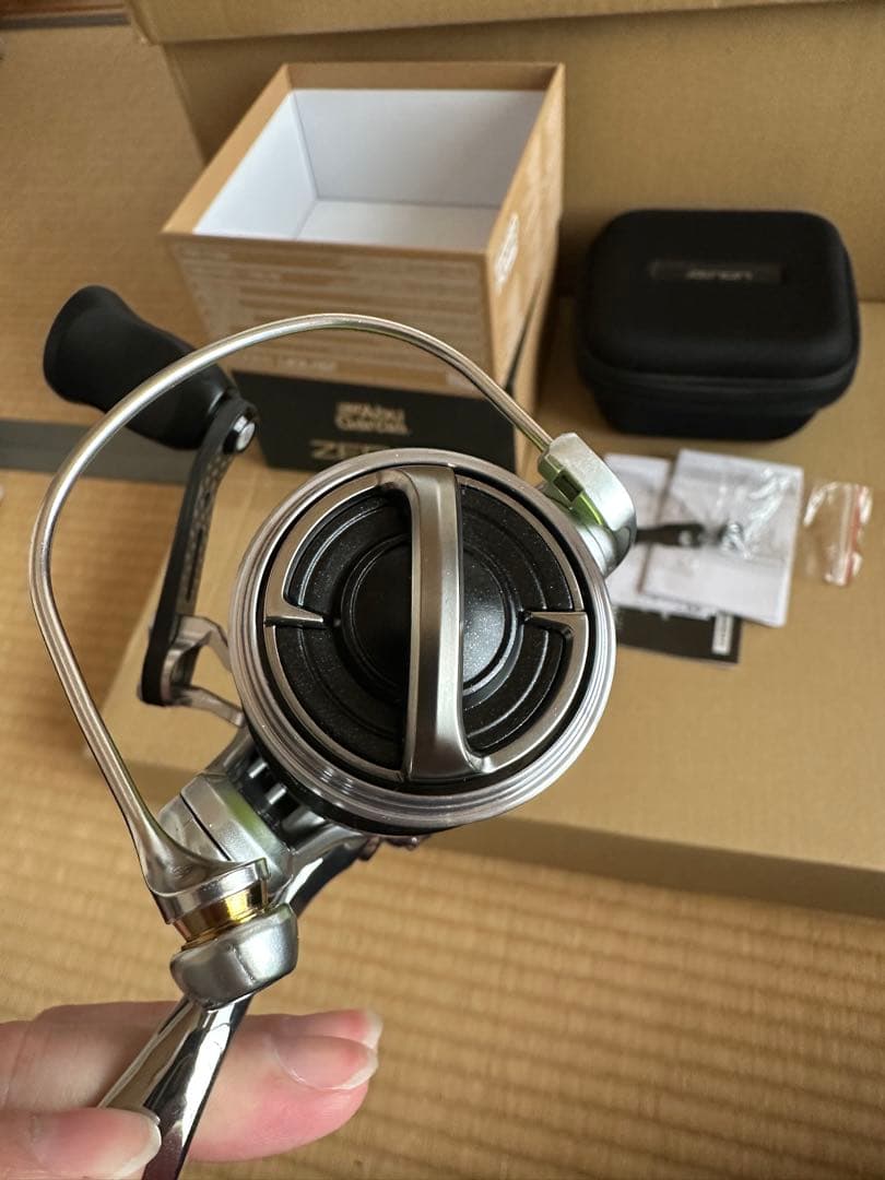Abu Garcia ZENON 1000S スピニングリール