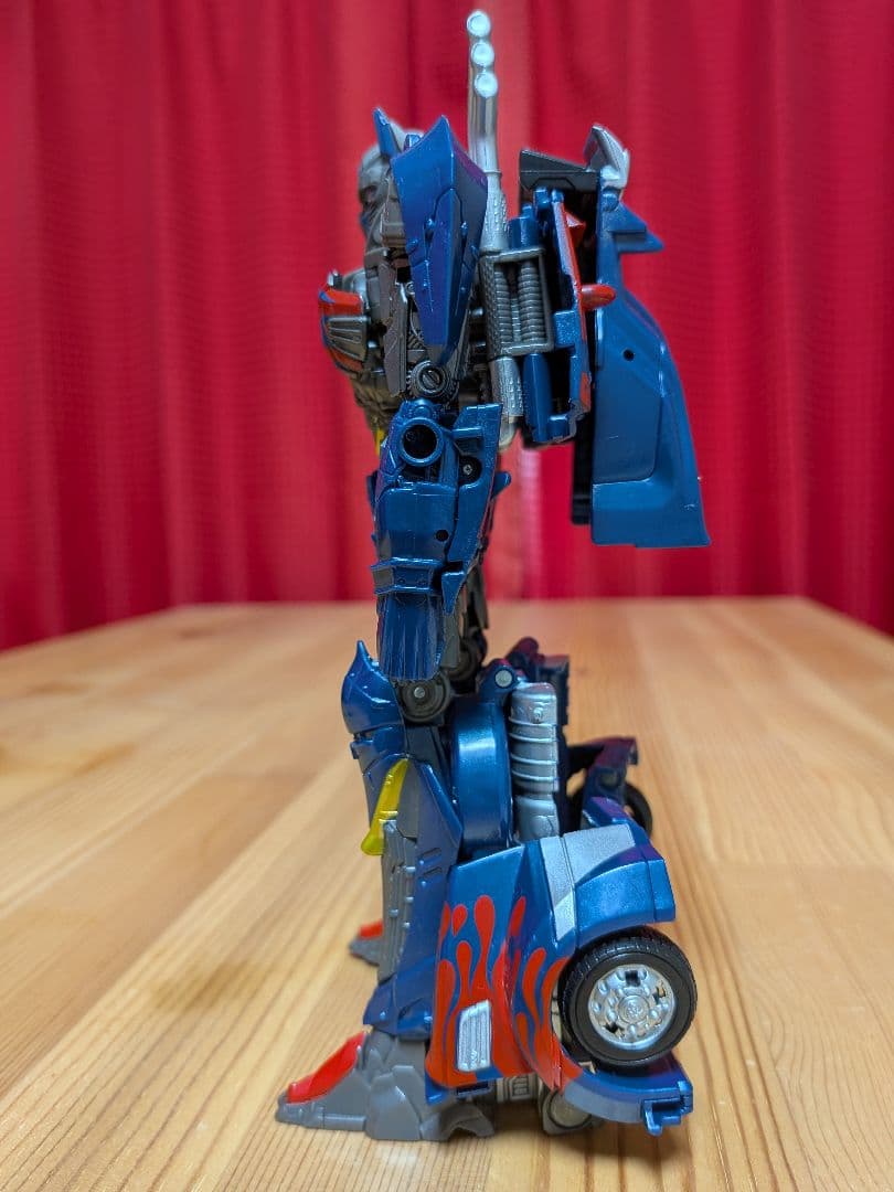 トランスフォーマー オプティマスプライム フィギュア