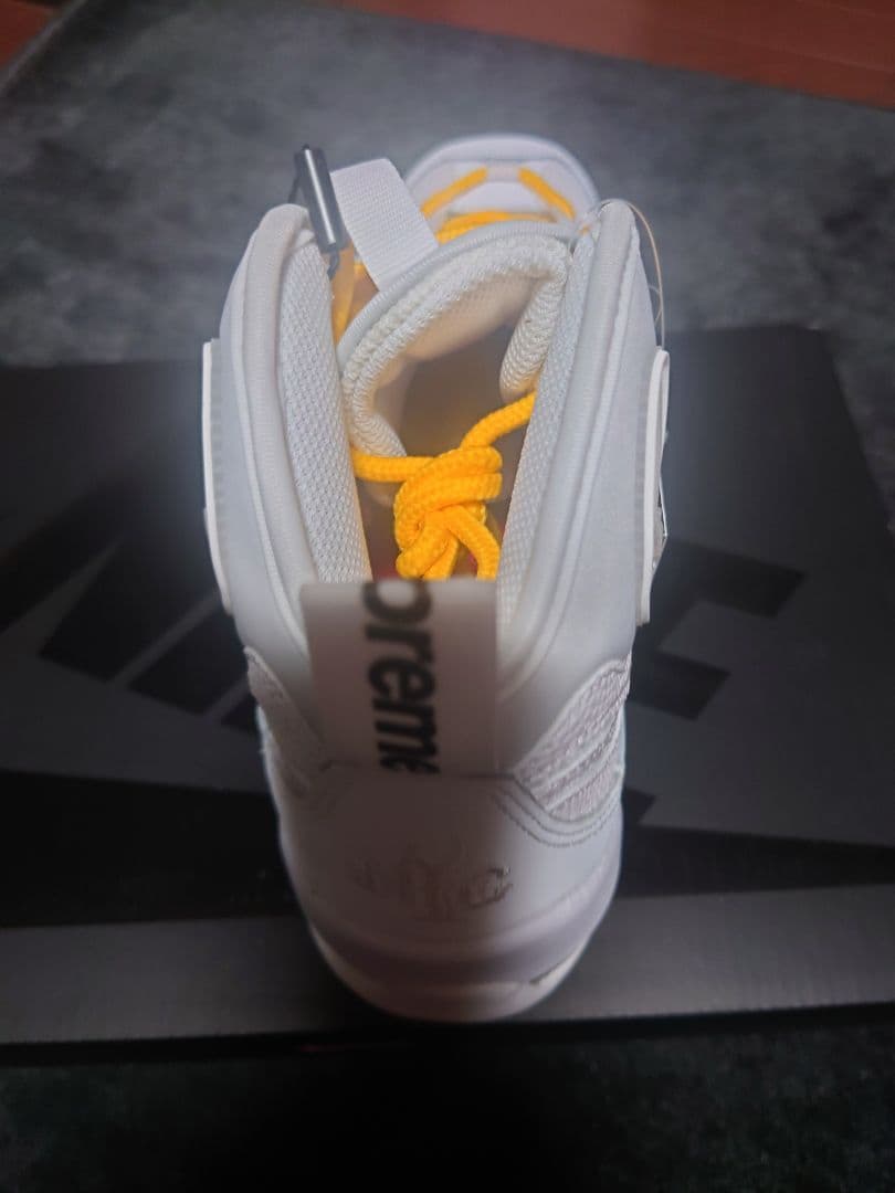 シュプリームNIKEエアベイキンアマリロ ホワイト/イエロー