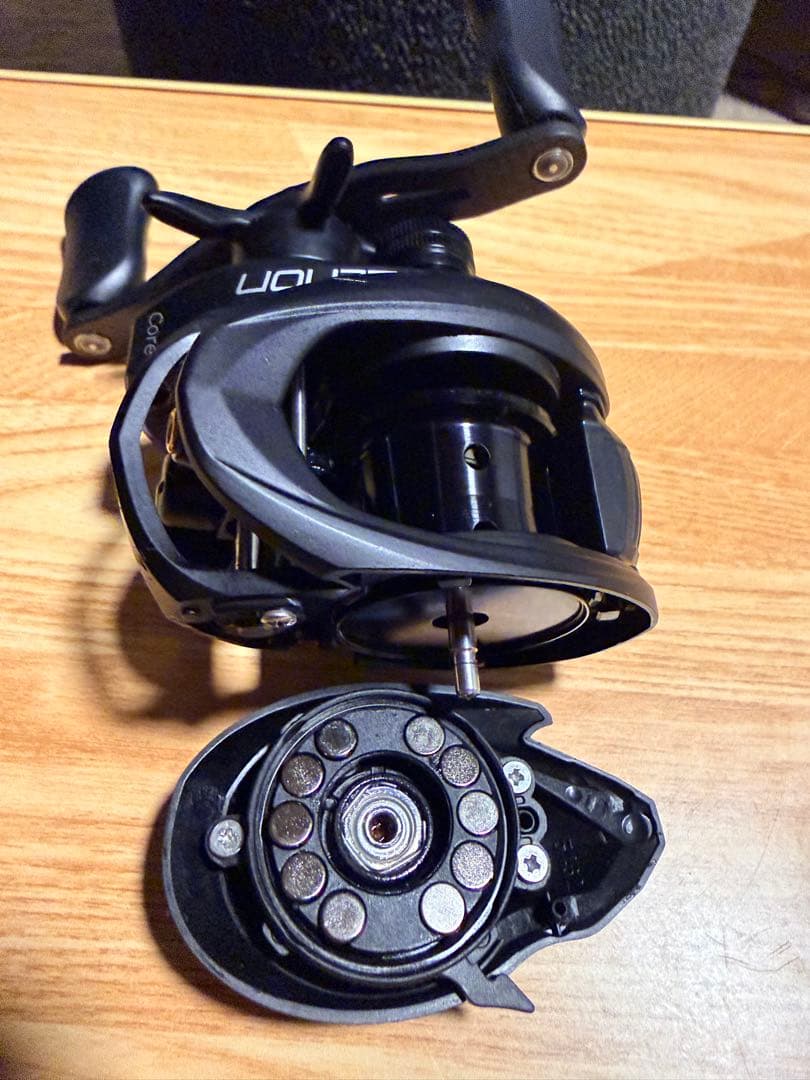 Abu Garcia Zenon Core BF7 ベイトリール