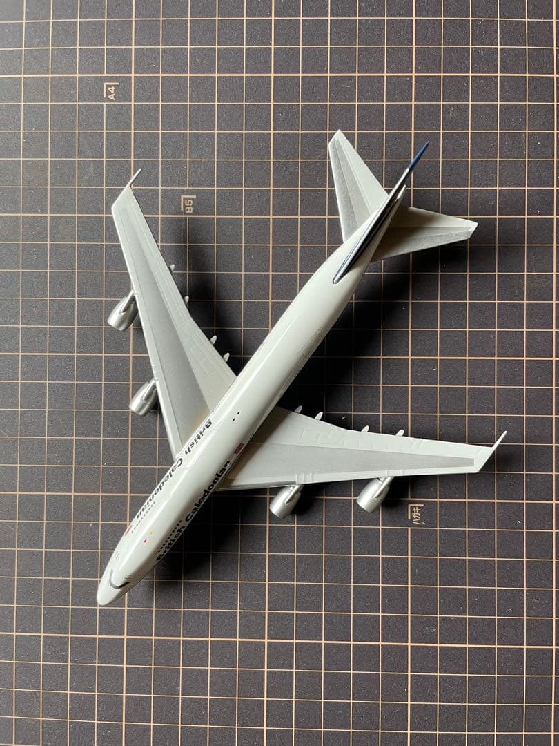 ジェミニ　1/400　カレドニア　747-200