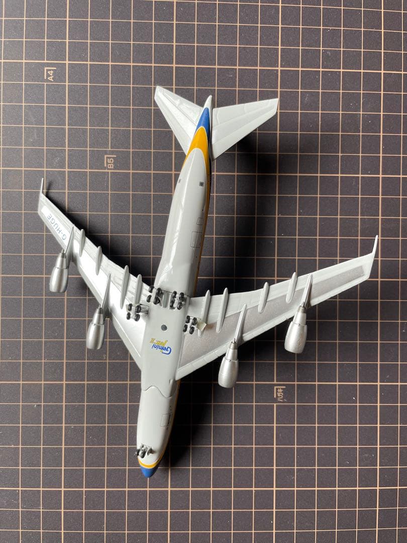 ジェミニ　1/400　カレドニア　747-200