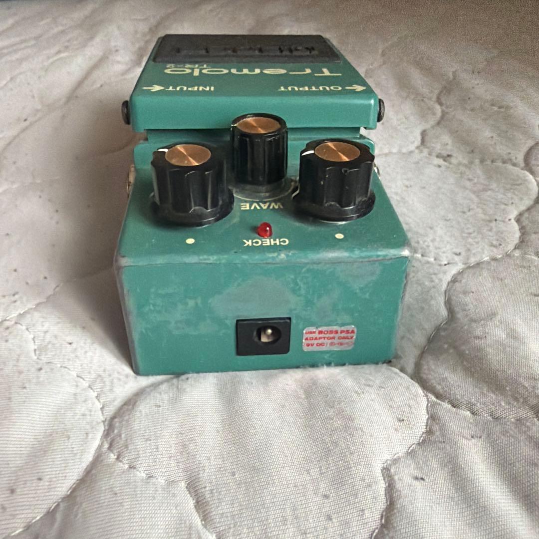 BOSS TR-2 Tremolo ギターエフェクター