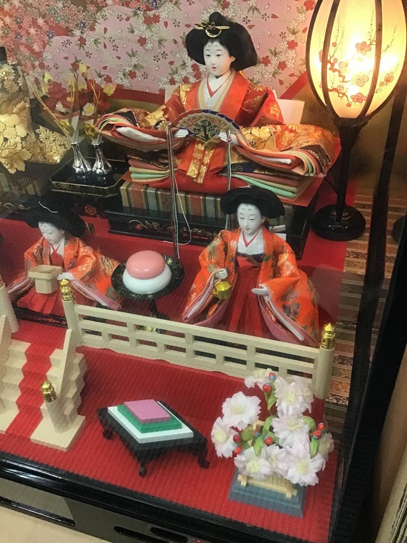 雛人形セット 豪華な飾り台付き