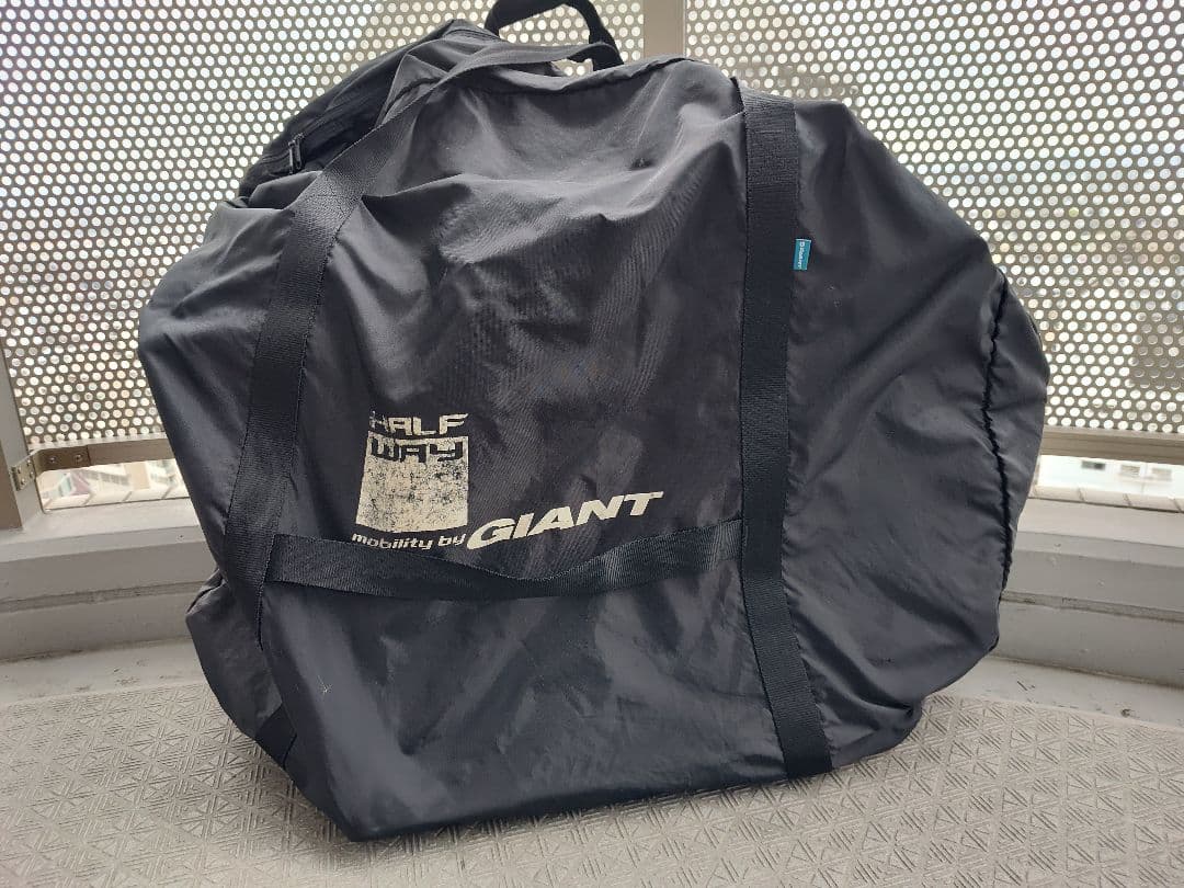 GIANT 折りたたみ式小径車 HALFWAY ハーフウェイ