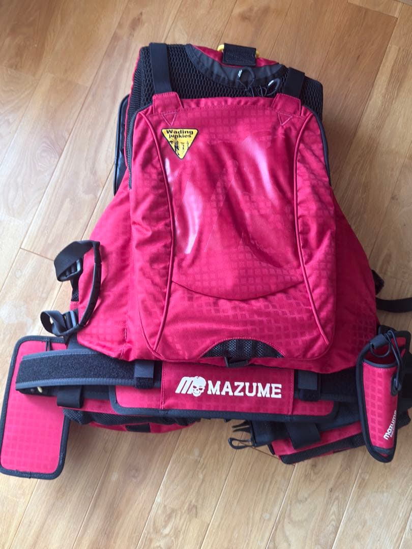 【新品未使用】mazume レッドムーンライフジャケットⅨ