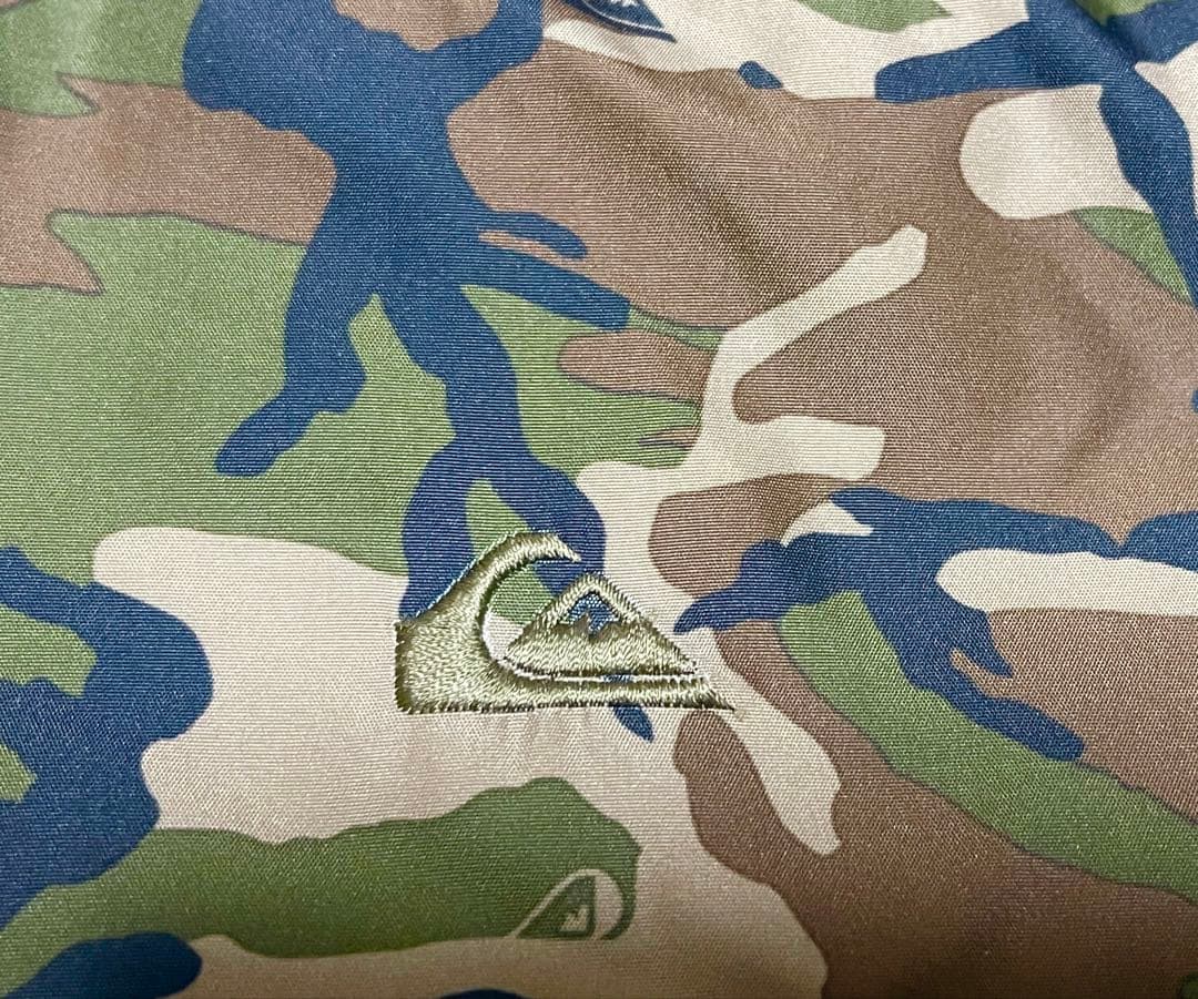 美品！Quiksilver ・迷彩 ・スノーボードウェア