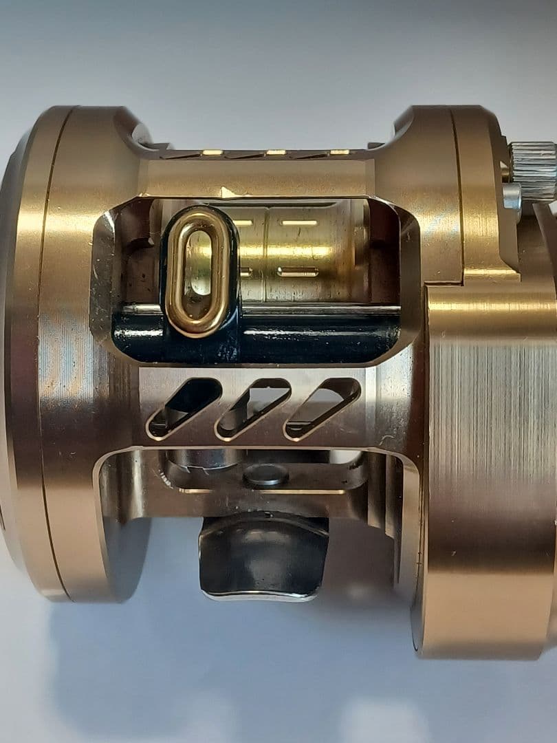 ☆値下げ☆DAIWA バサラ100L BASARA 極美品
