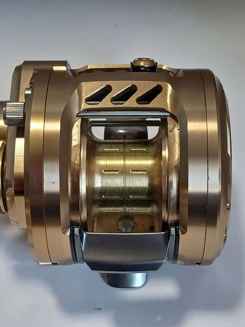 ☆値下げ☆DAIWA バサラ100L BASARA 極美品