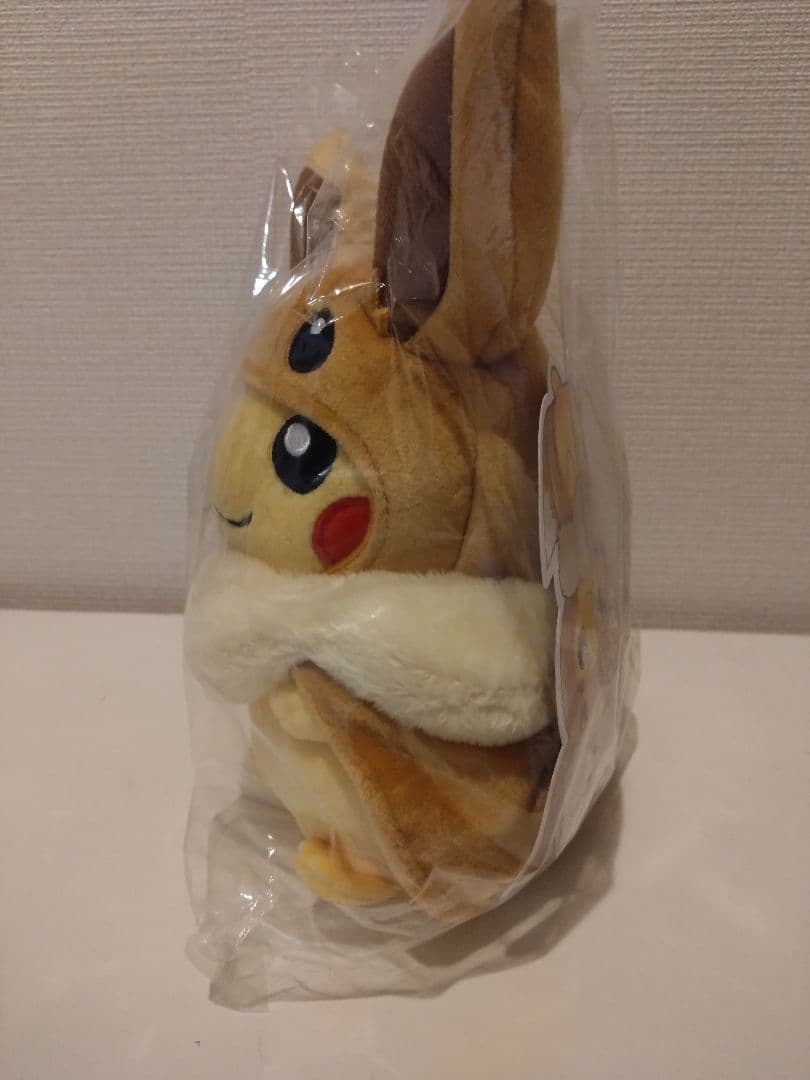 ポンチョを着たピカチュウ　イーブイ　ポケセン限定　未使用　タグ付き