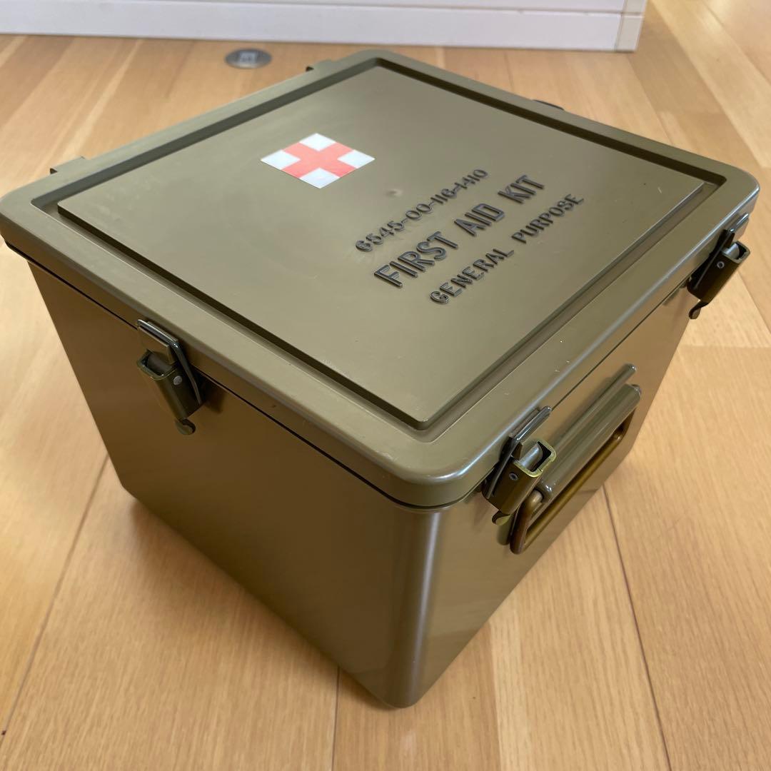 米軍実物　払い下げ　ファーストエイド・キットBOX 人気商品！1996年製
