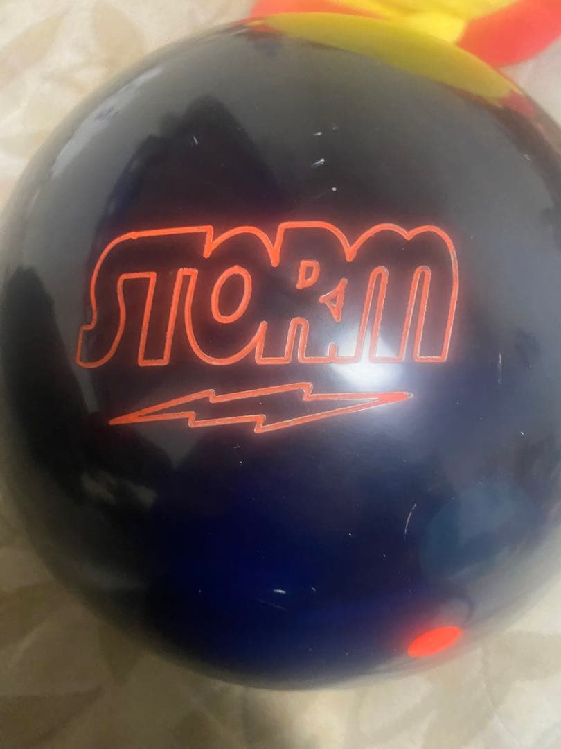 STORM WISE MAN ボウリングボール