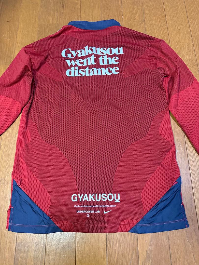 Nike Gyakusou ギャクソウ　ハーフジップトップ レッド