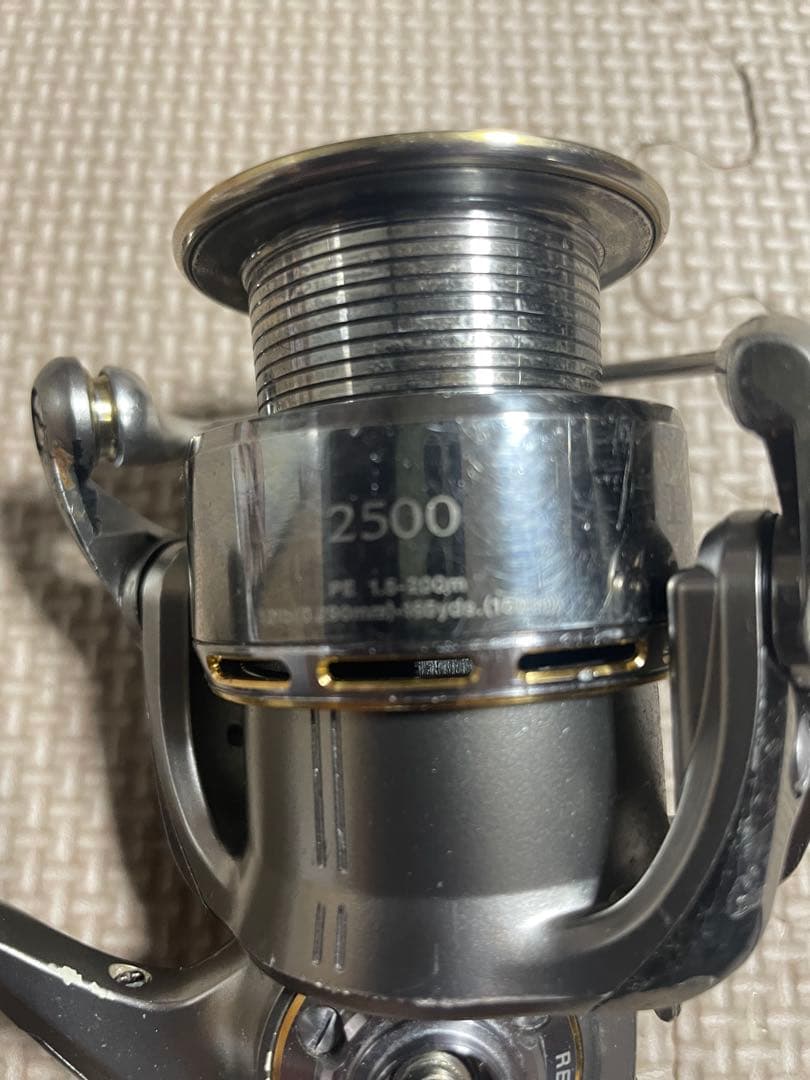 ジャンク品　 ダイワ 05イグジスト 2500 スピニングリール