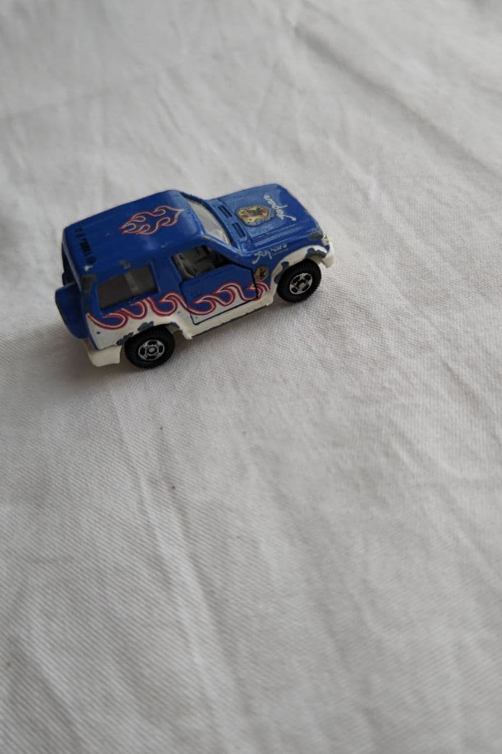 トミカ 青い炎デザイン ミニカー