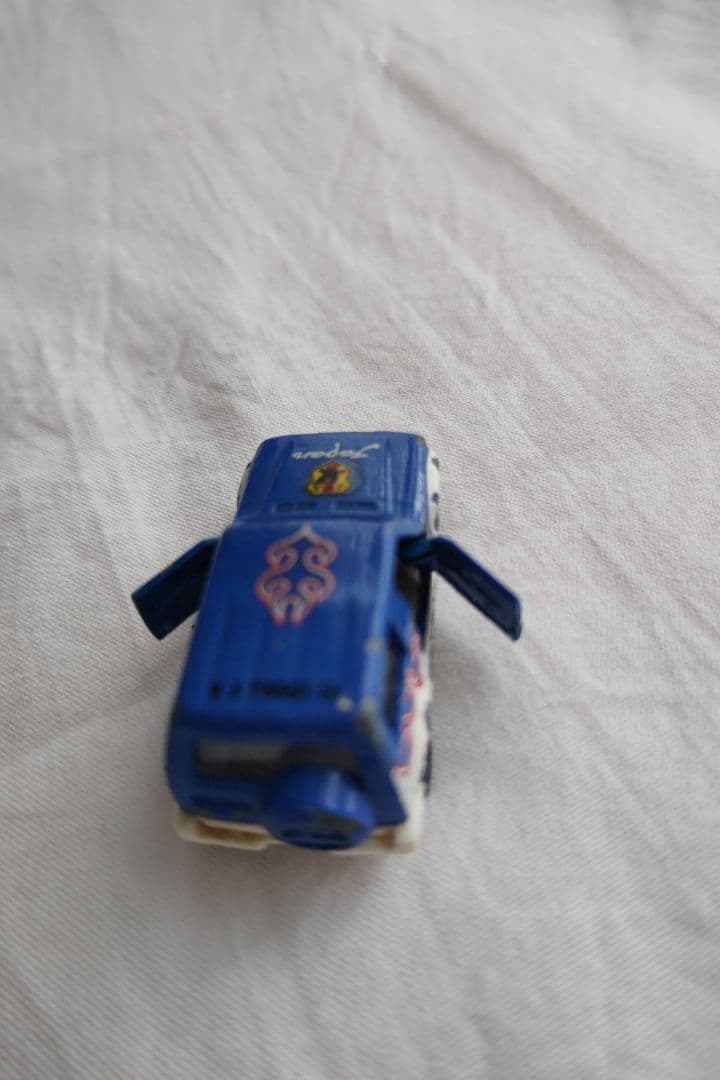 トミカ 青い炎デザイン ミニカー