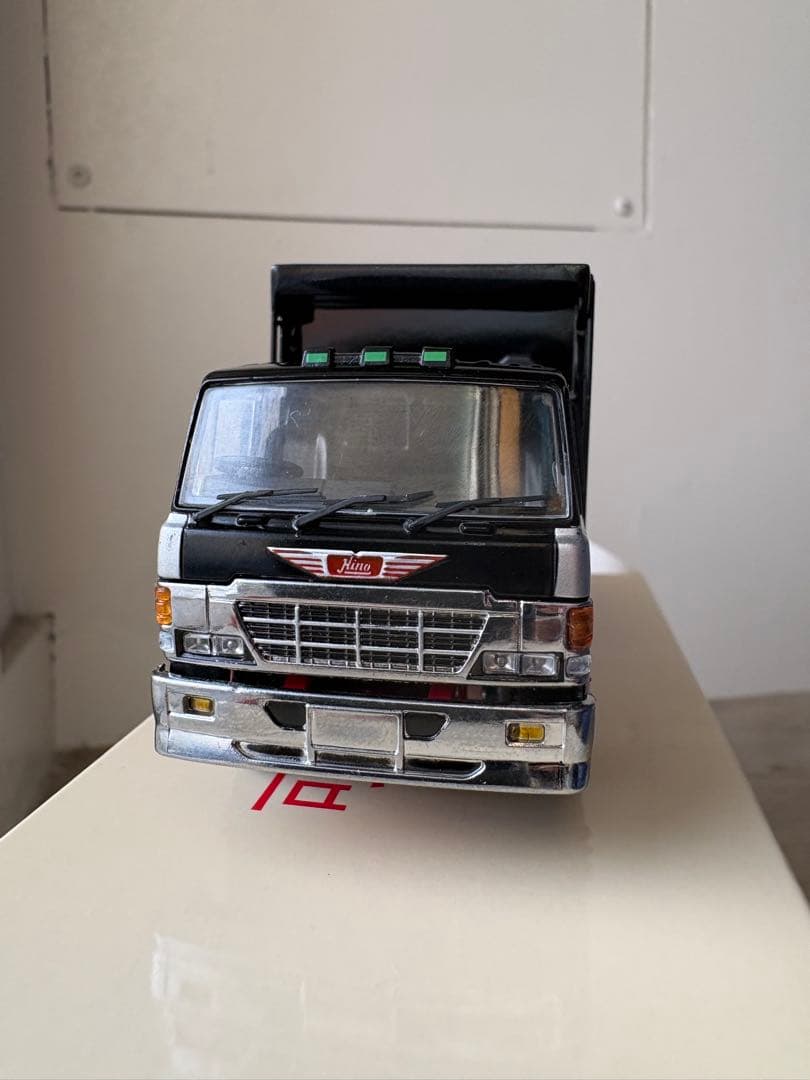 DBGT 1/64 日野 スーパードルフィン ダンプ トラック ミニカー　モデル