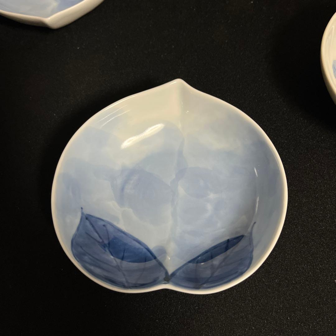 新品未使用　有田焼　皓洋窯　こうようがま　染付　桃型　小鉢　染付見込み桃　豆皿