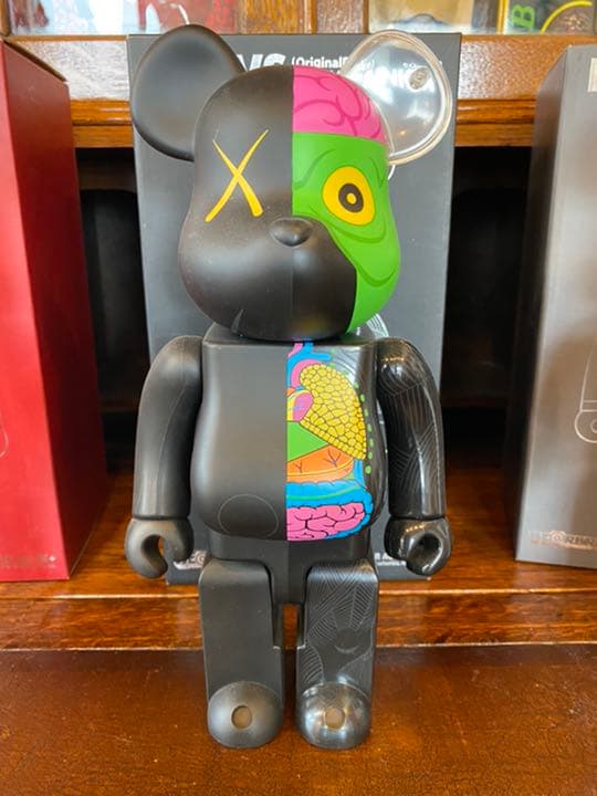 カウズ400 メディコムトイ　ベアブリック400　フィギュア　kaws 本物