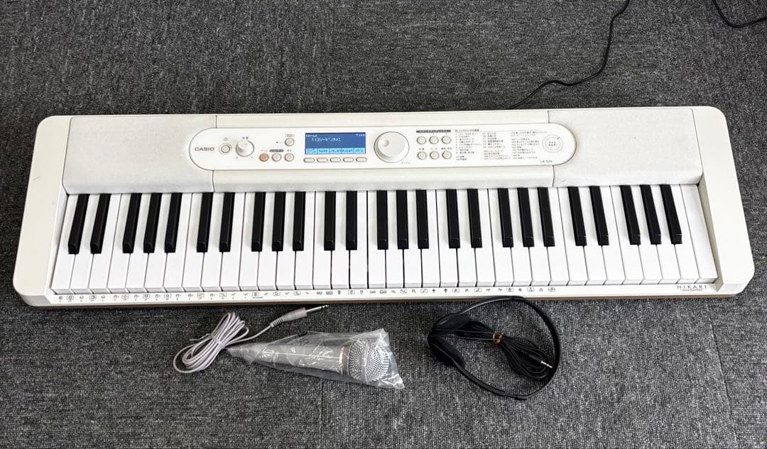 CASIO 電子キーボード 光ナビゲーション LK-526 2022年製