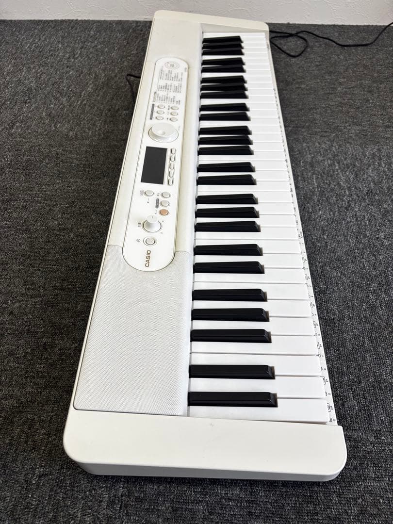 CASIO 電子キーボード 光ナビゲーション LK-526 2022年製