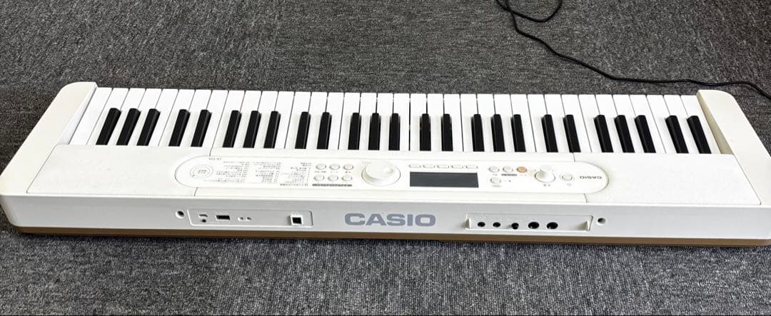 CASIO 電子キーボード 光ナビゲーション LK-526 2022年製